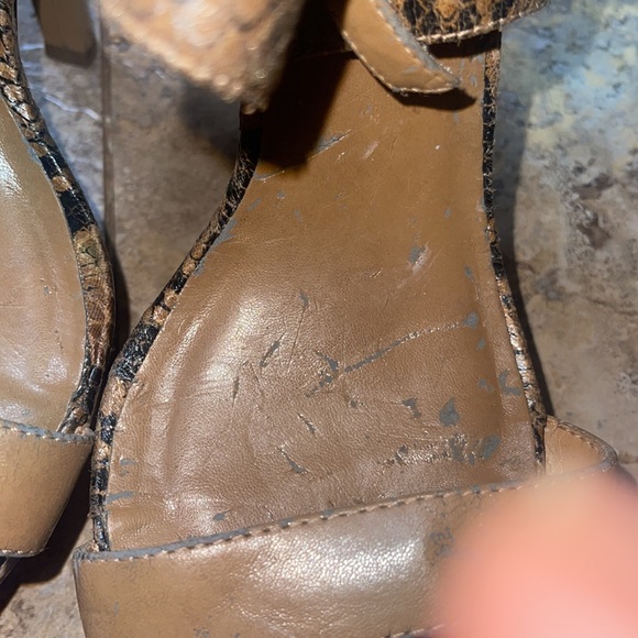 Snakeskin Tan Heels 👠 - Picture 5 of 9